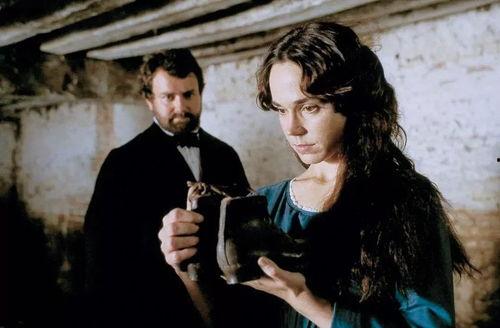 新包法利夫人,一场关于爱情、梦想与毁灭的悲剧  第3张